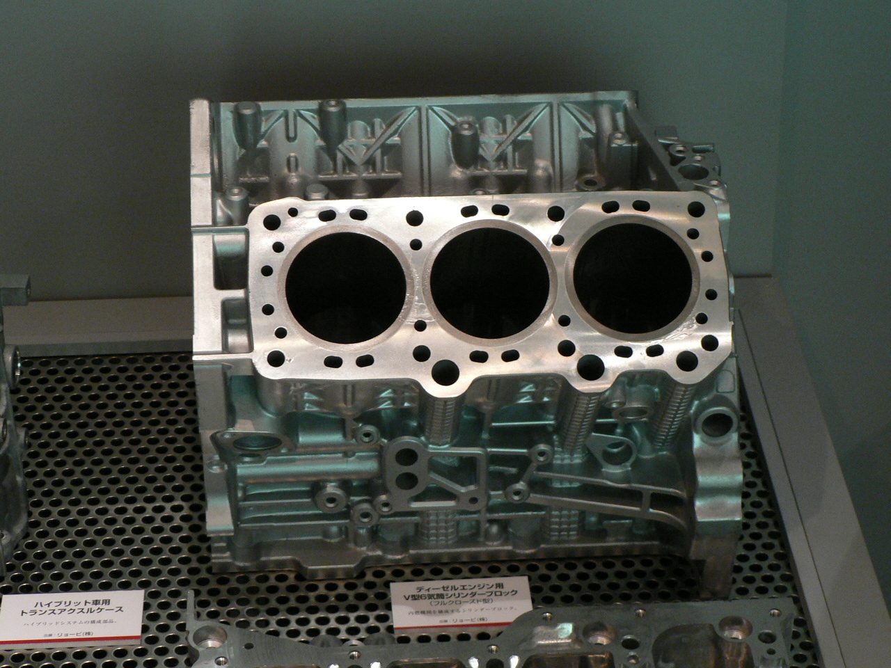 Automotive engine cylinder block with machined bores